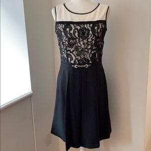 Ellen Tracy Lace pleated A-line dress with pockets